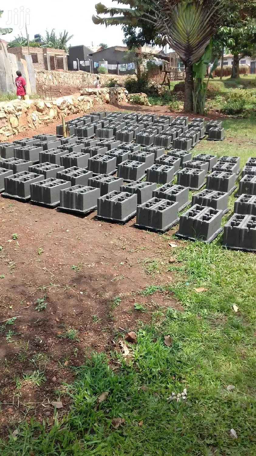 Blocks And Pavers All Types Using A DIESEL Engine Machine