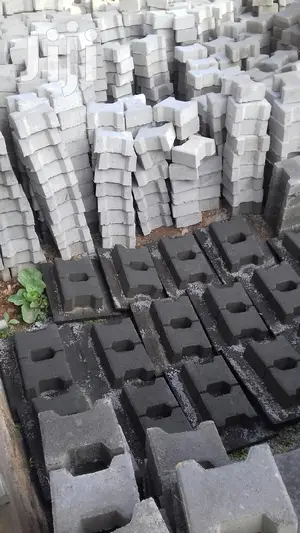 Blocks And Pavers All Types Using A DIESEL Engine Machine