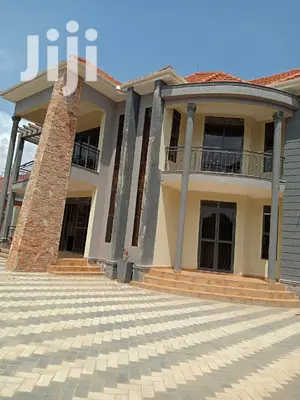 Naalya Mansion With Six Bedrooms on Sell
