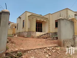 Affordable Villa in Kira for Sell