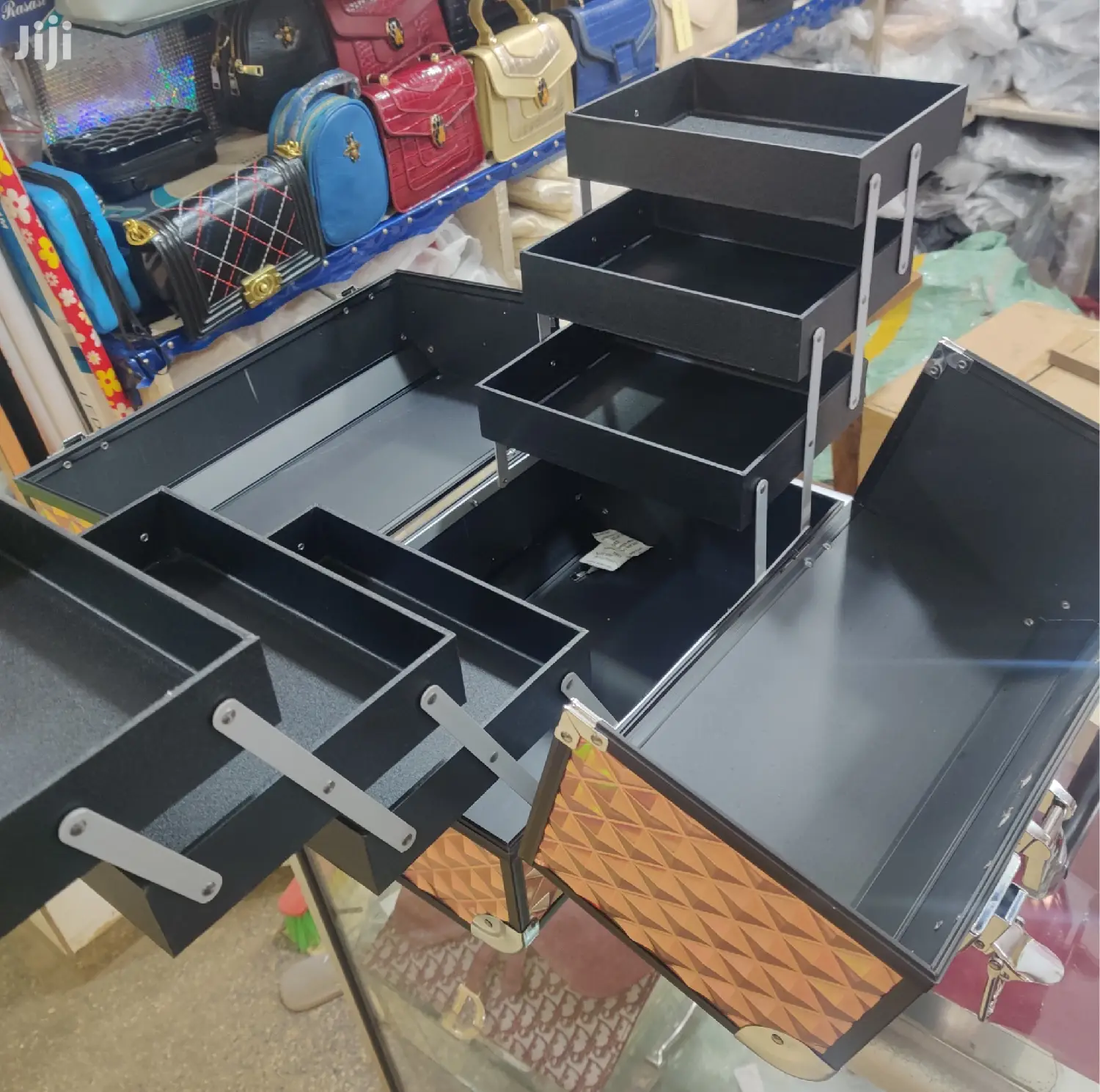 Large Capacity Makeup Train Cases Makeup Box and Jewelry Box