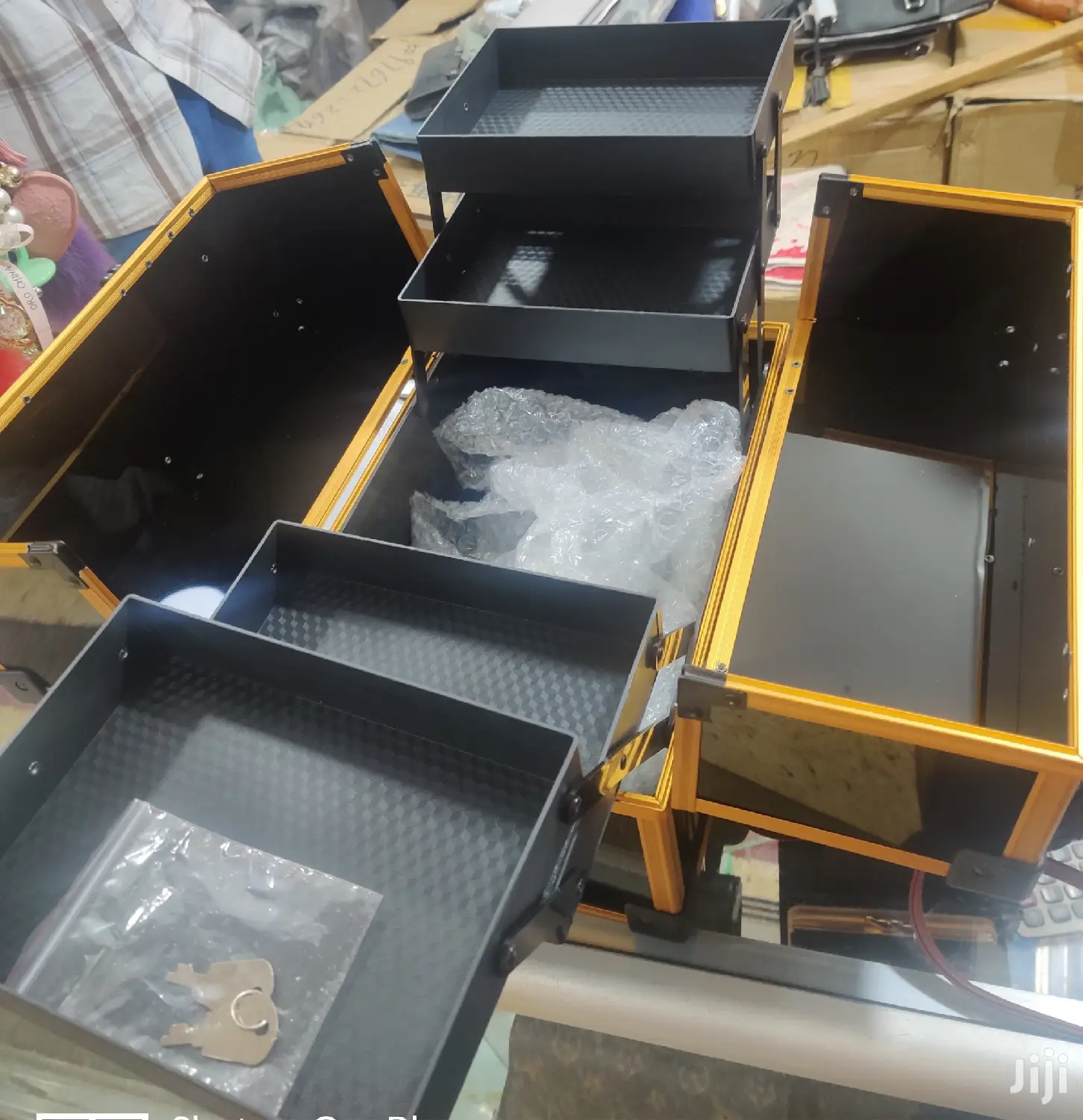 Large Capacity Makeup Train Cases Makeup Box and Jewelry Box