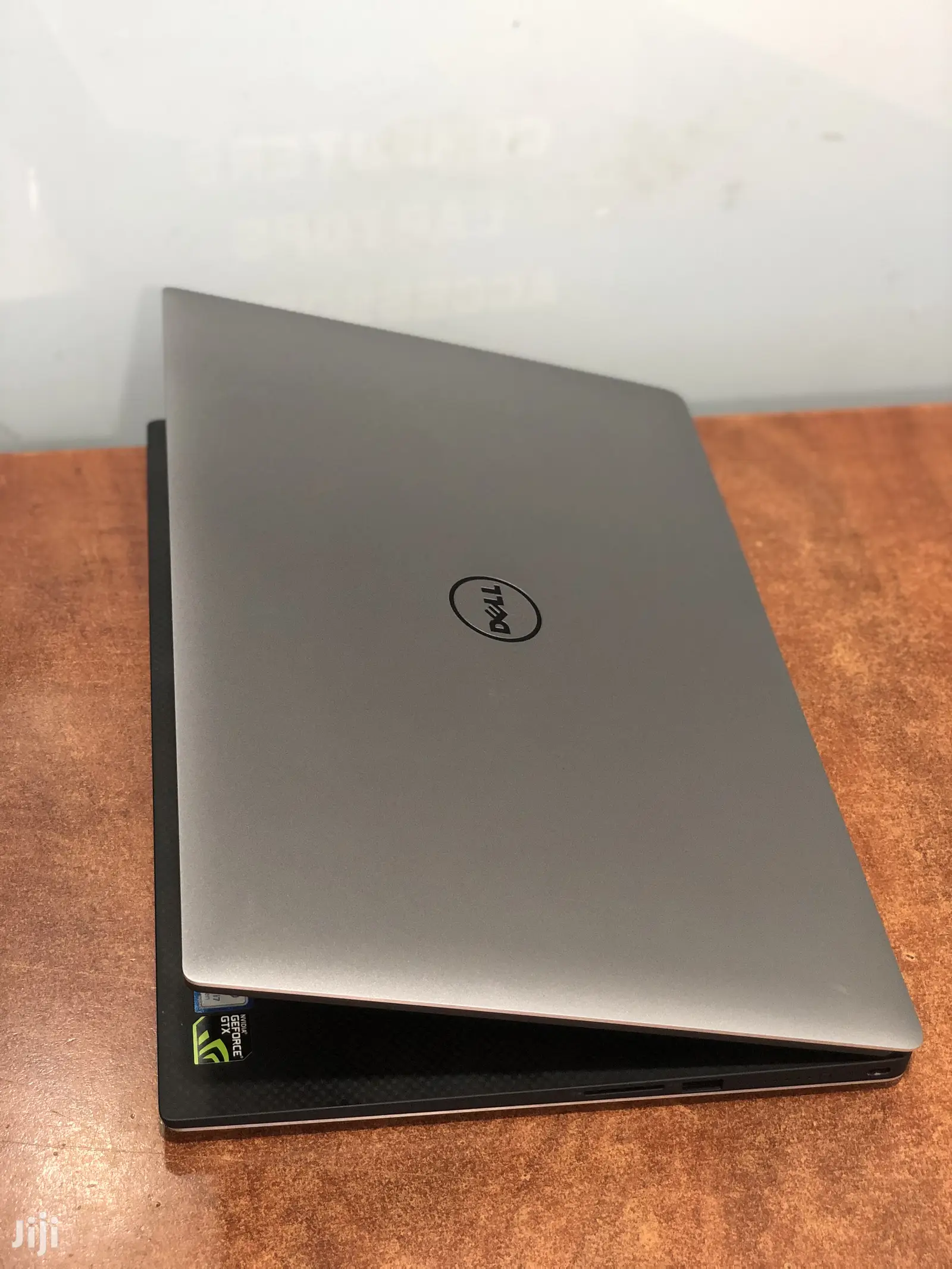 New Laptop Dell XPS 15 9560 16GB Intel Core I7 SSD 512GB