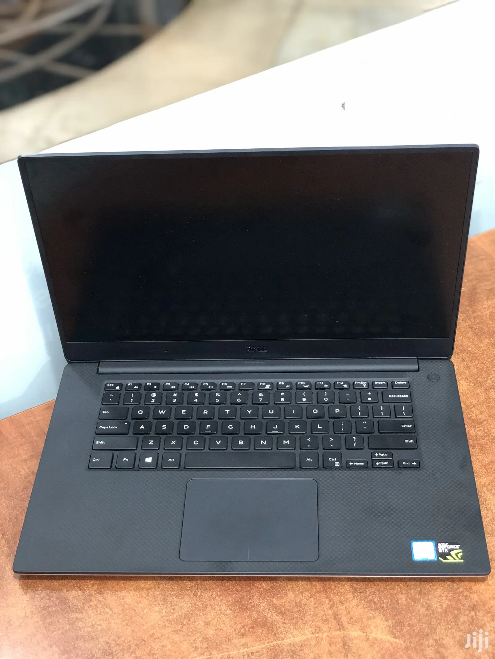 New Laptop Dell XPS 15 9560 16GB Intel Core I7 SSD 512GB
