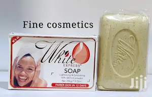 White Express Lightening and Exfoliating Soap