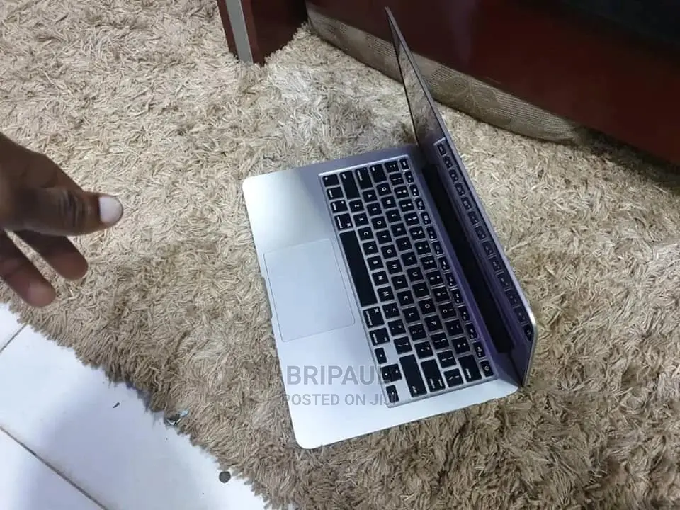 Laptop Apple MacBook Air 2017 4GB Intel Core I5 SSHD (Hybrid) 128GB