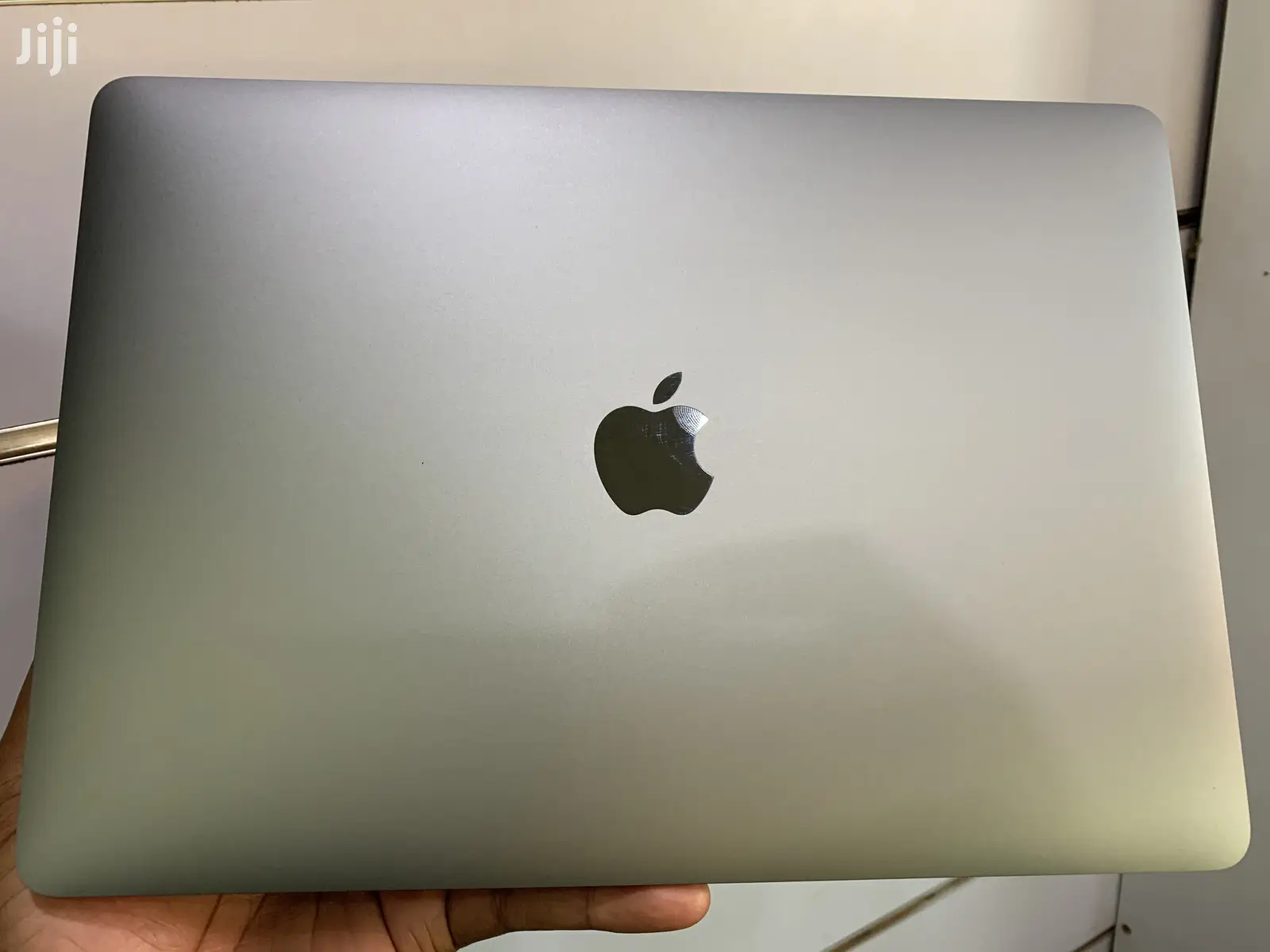 New Laptop Apple MacBook Pro 8GB Intel Core i5 SSD 256GB