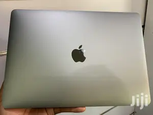 New Laptop Apple MacBook Pro 8GB Intel Core i5 SSD 256GB