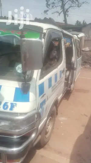 Toyota Hiace 2001 White for Sale