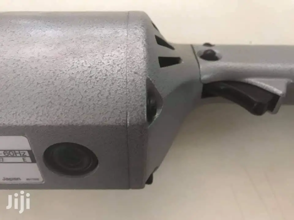 Makita Straight Grinder 750W
