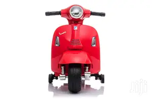 UK Licensed Vespa GTS 6V Ride on Scooter With Stabiliser 30W