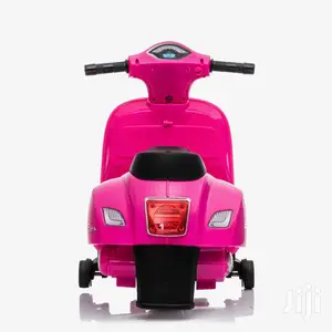 UK Licensed Vespa GTS 6V Ride on Scooter With Stabiliser 30W
