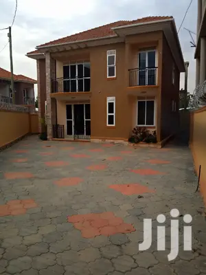 Kiira Posh 6 Bedrooms Mansion on Sale