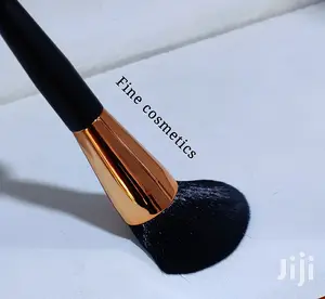 Markeup Large Brush for Blending Cream Foundation and Powder