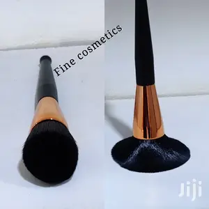 Markeup Large Brush for Blending Cream Foundation and Powder