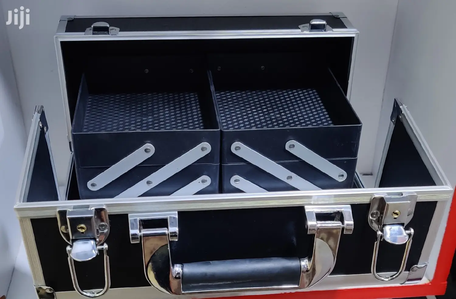 Portable Lockable Makeup Train Case Makeup Box for Jewelry