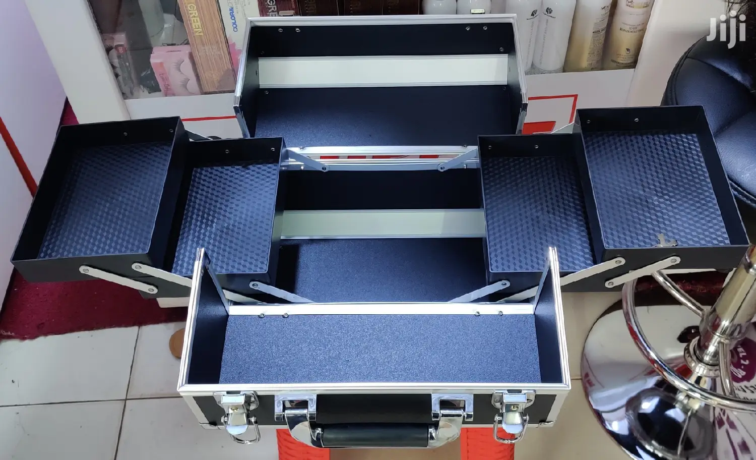 Portable Lockable Makeup Train Case Makeup Box for Jewelry