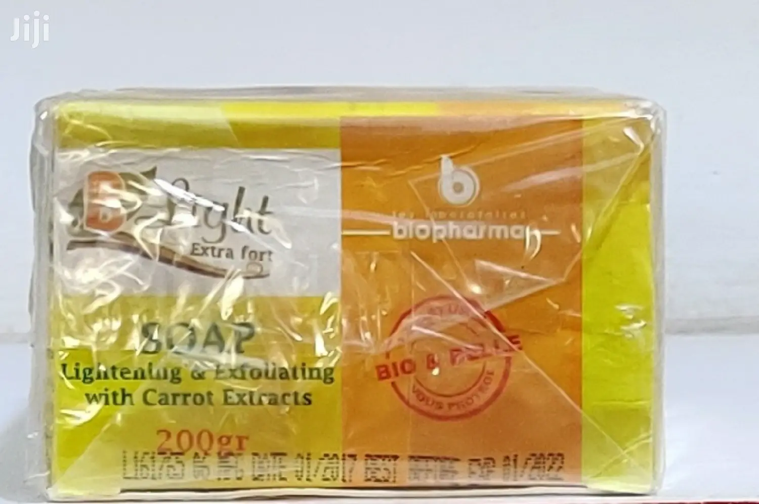B Light Lightening and Exfoliating Bathing Carrot Soap