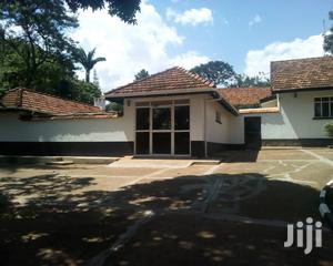 A Colonial Banglow For Rent As Office