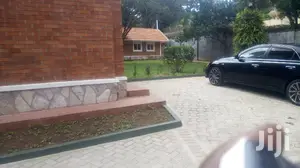 4 Bedroom House In Kololo For Rent