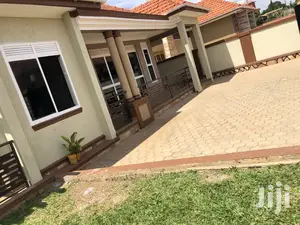 Kiira Mamerito Road Gorgeous Residence on Sell