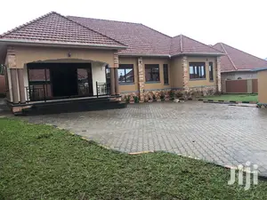 Mutungo Magnificent Bungalow on Sell