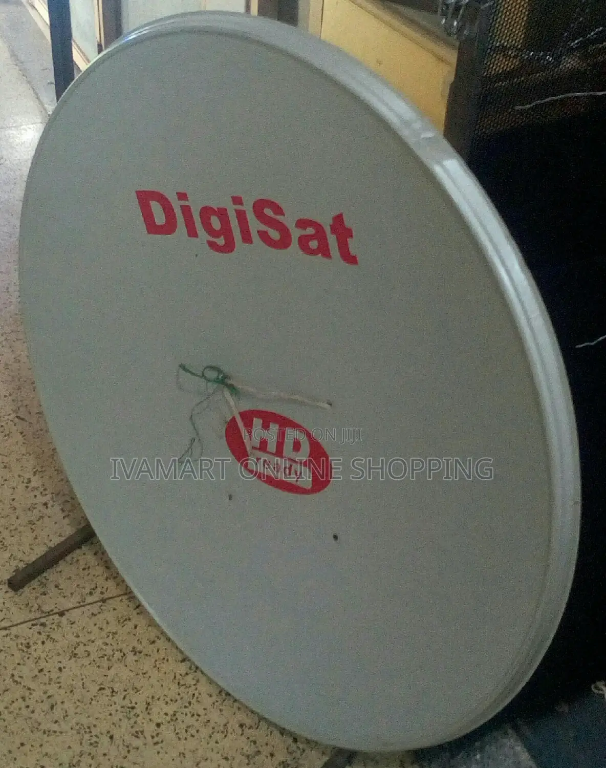90 Cm Hd Ready Satellite Dishes - Different Brands + Accessories