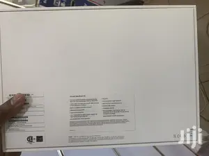 New Laptop Apple MacBook Air 8GB Intel Core i3 SSD 256GB