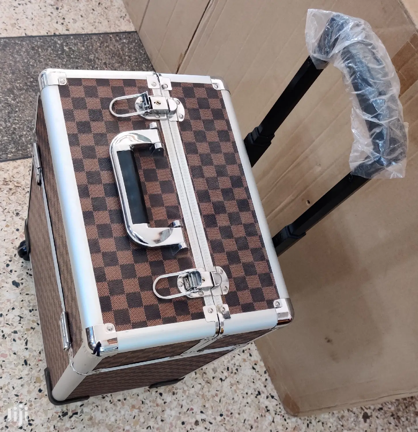 Profesional Heavy Duty Rolling Travel Makeup Box With Wheels