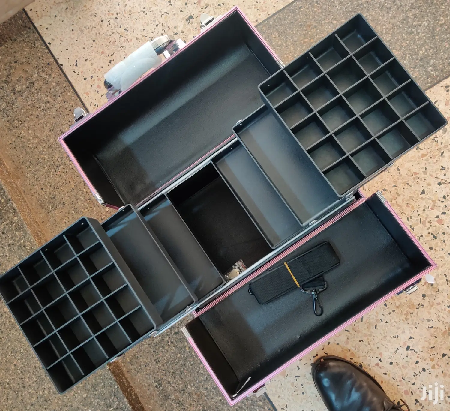 Beauty Makeup Box Cosmetics Case 3-Trays Jewelry Storage