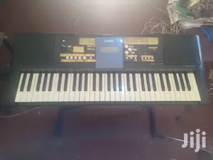 Black Yamaha Keyboard Board PSR E-333 For Hire
