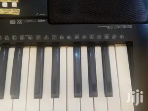 Black Yamaha Keyboard Board PSR E-333 For Hire
