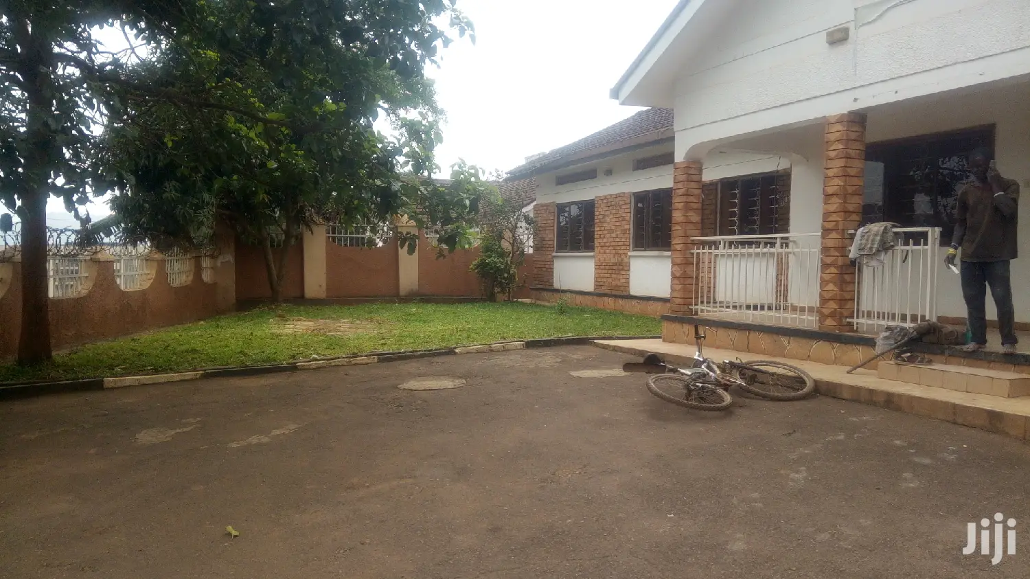 Spacious Banglow