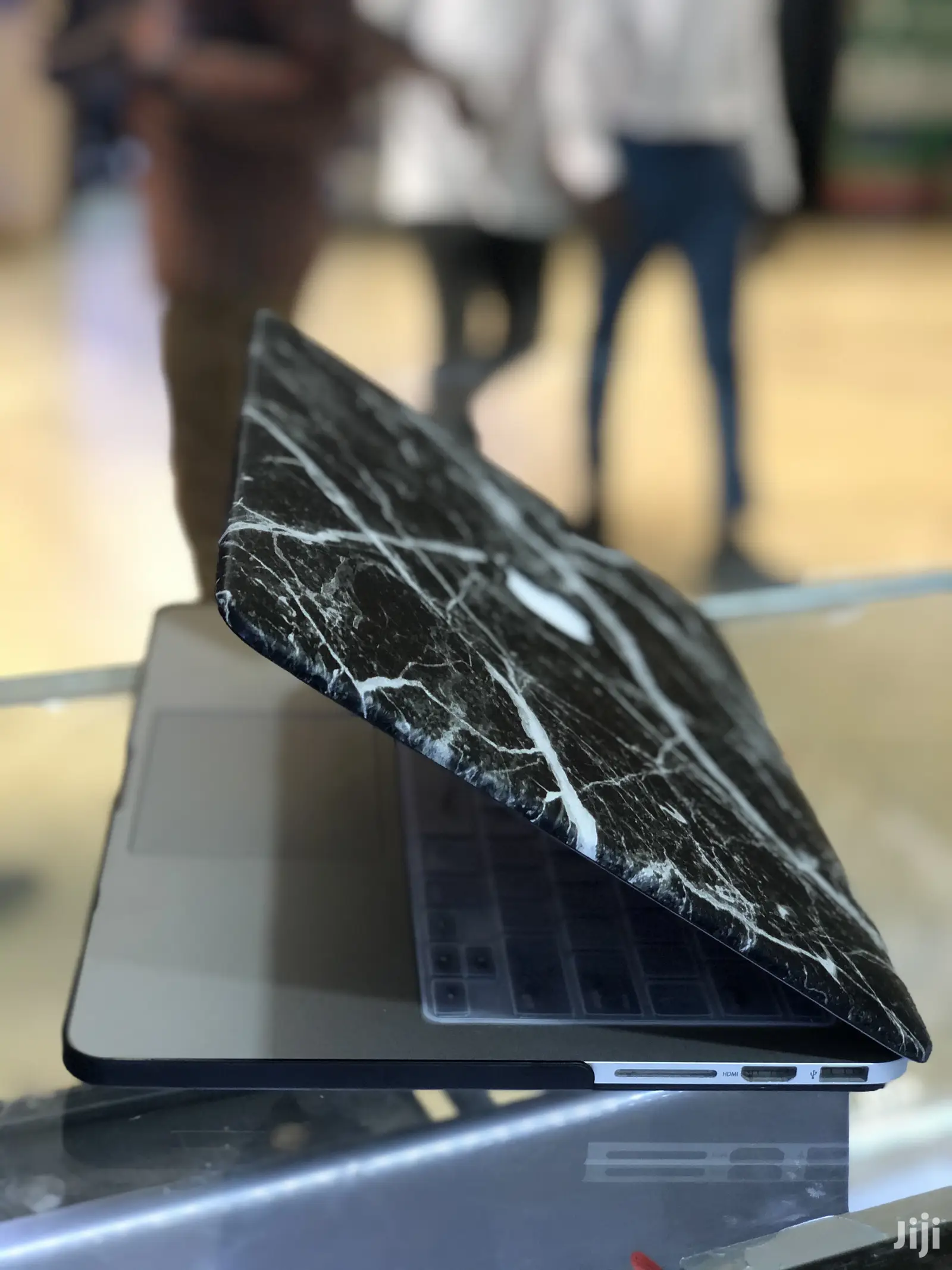 New Laptop Apple MacBook 2015 8GB Intel Core I5 SSD 128GB