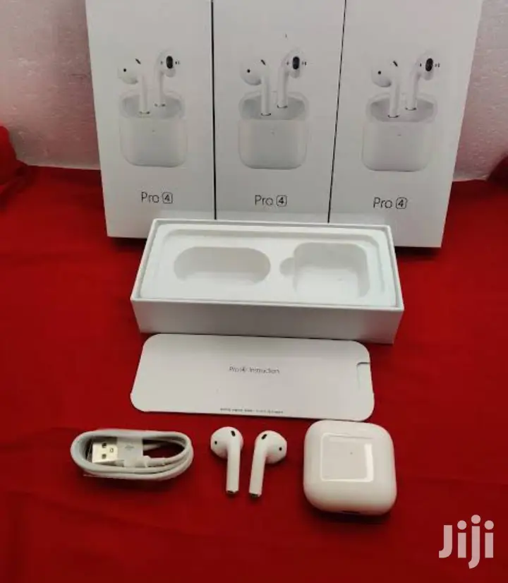White Apple Airpods Pro 4