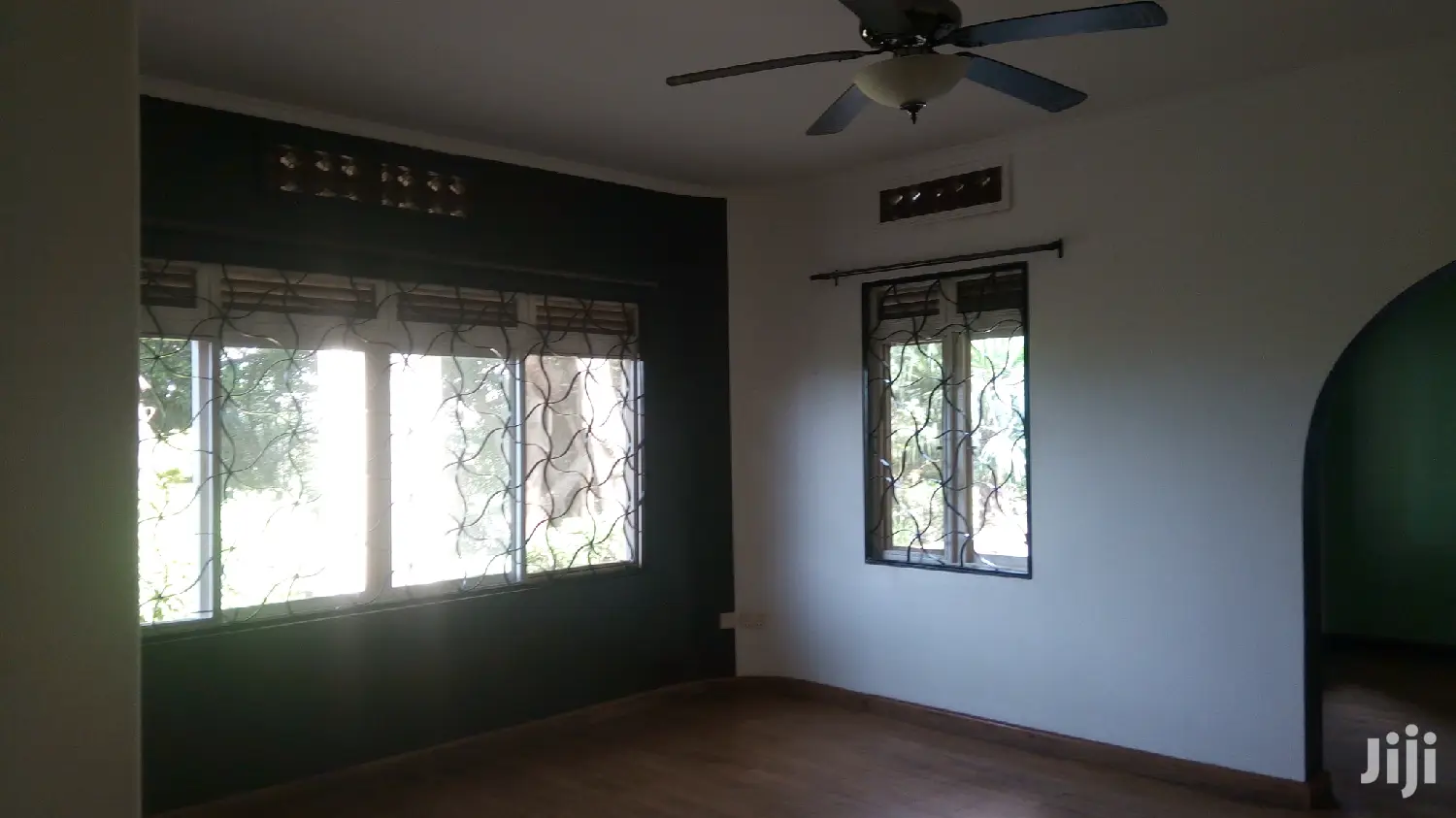 Colonial Green Home