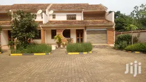 4bdrm Townhouse/Terrace in Kololo Property, Central Division for Rent