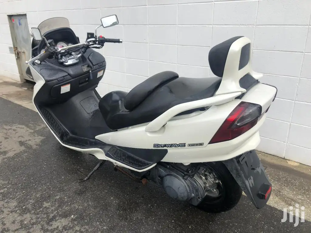 Suzuki 2012 White