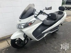 Suzuki 2012 White