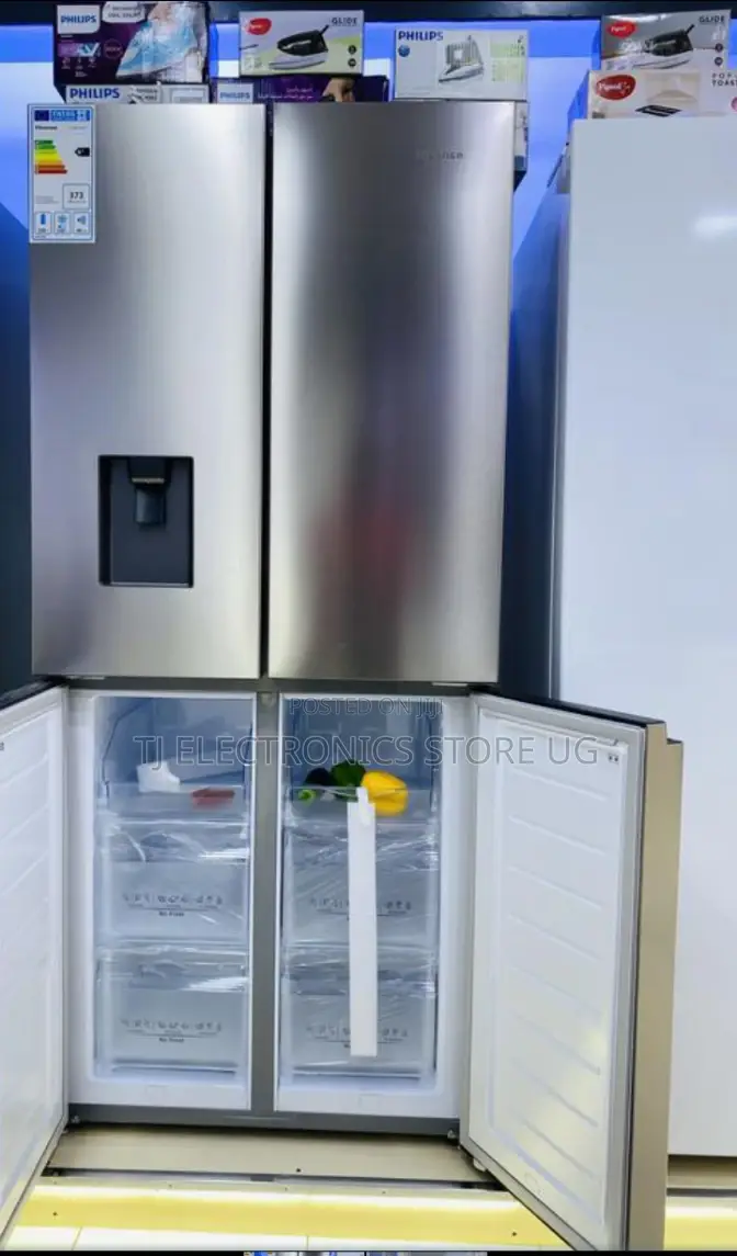 Hisense 561L 4 Door Glass Black Finish Refrigerator