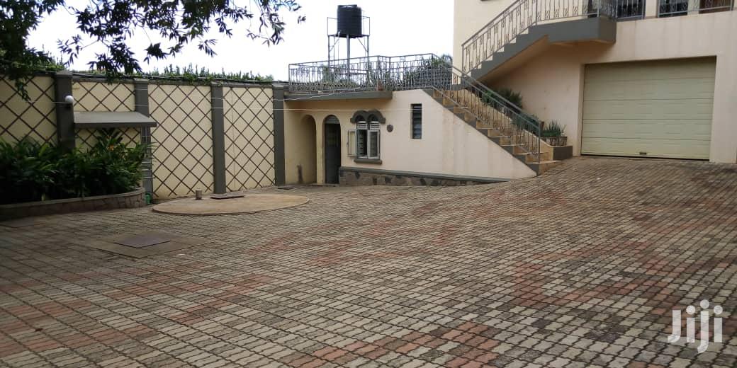 A Mansion For Rent In Bugoloobi