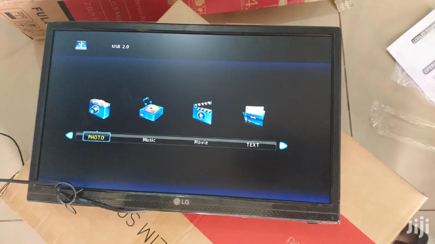 24 Inches Digital and Flat Screen Tv
