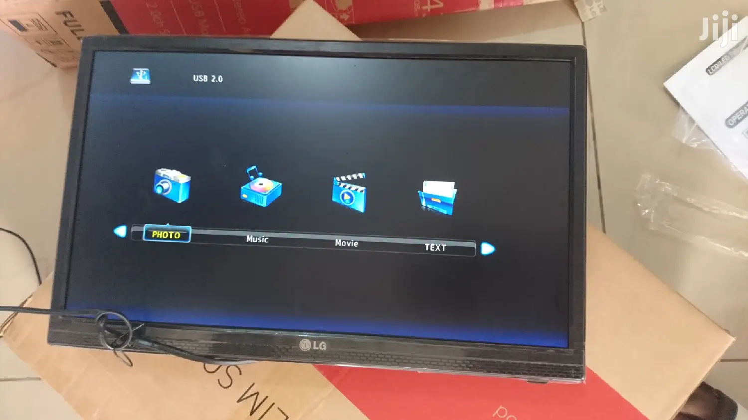 24 Inches Digital and Flat Screen Tv
