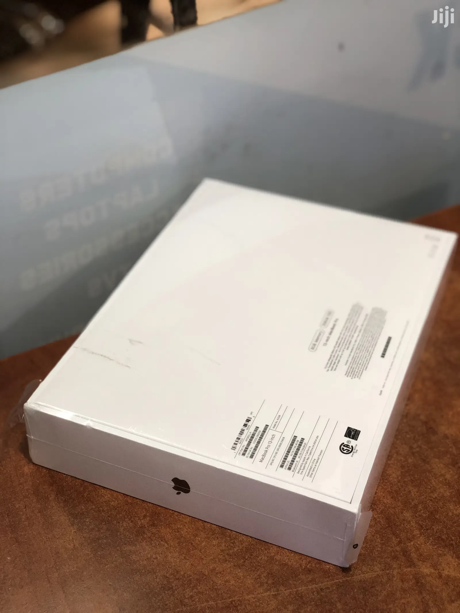 New Laptop Apple MacBook 2020 8GB Intel Core M SSD 256GB