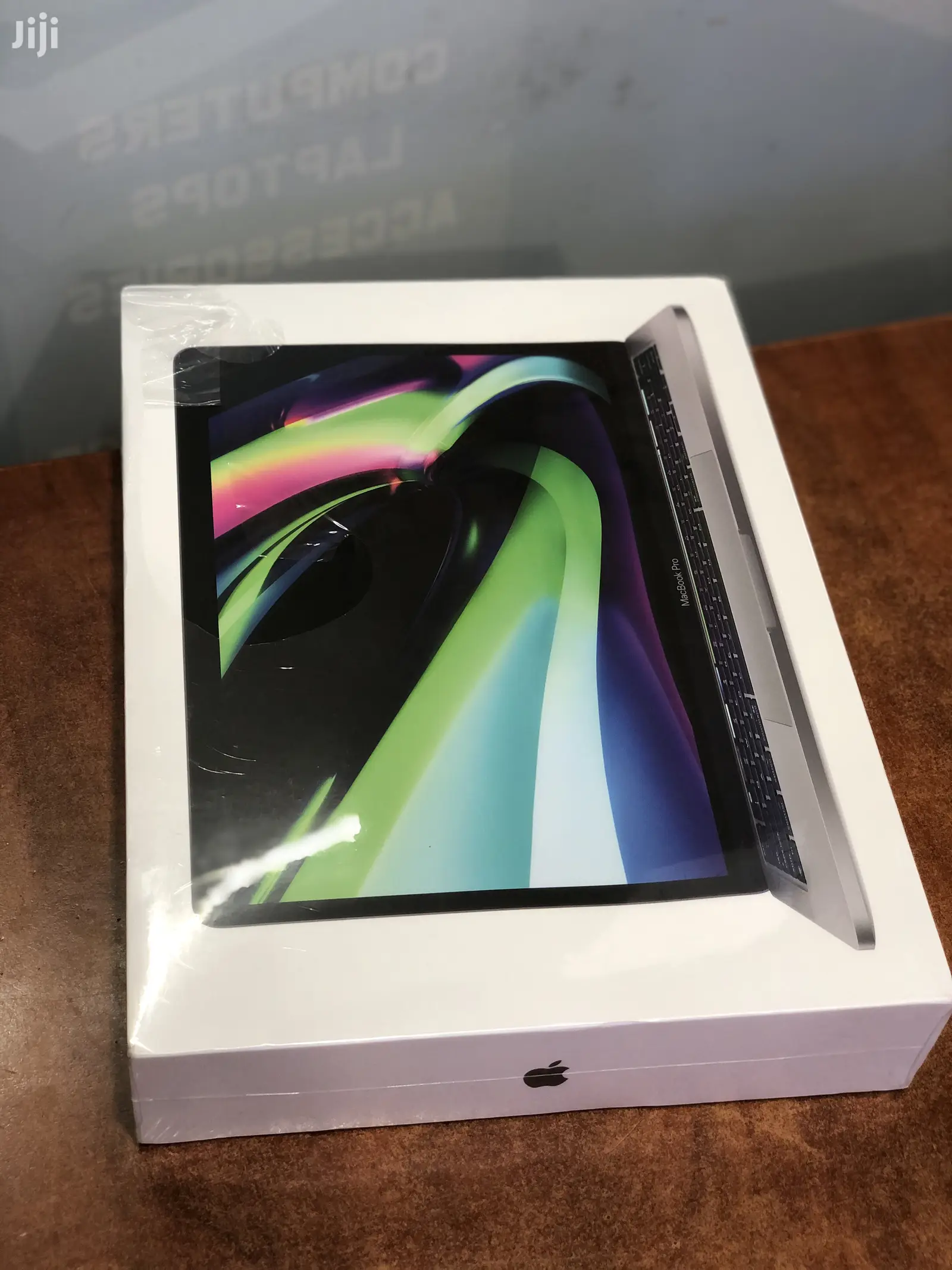 New Laptop Apple MacBook 2020 8GB Intel Core M SSD 256GB