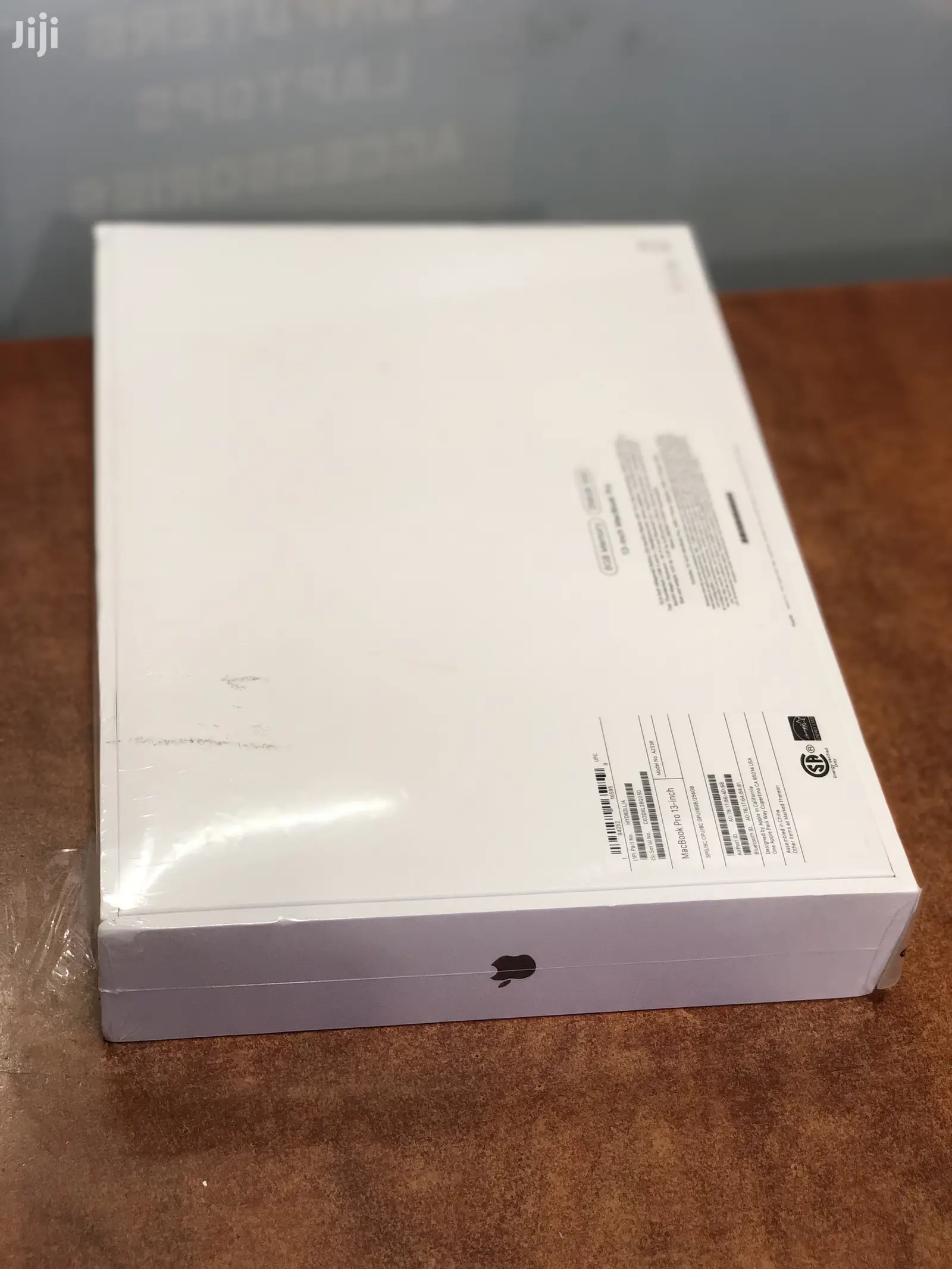 New Laptop Apple MacBook 2020 8GB Intel Core M SSD 256GB