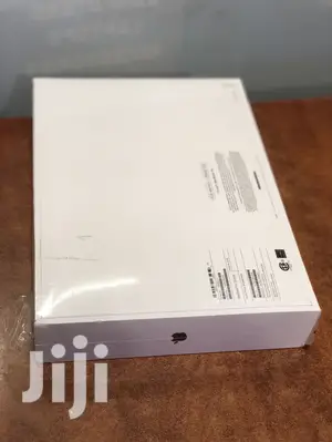 New Laptop Apple MacBook 2020 8GB Intel Core M SSD 256GB