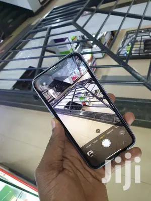 Apple iPhone 11 64 GB Blue