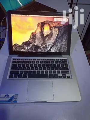 Laptop Apple MacBook Pro 2GB Intel Core 2 Duo HDD 250GB