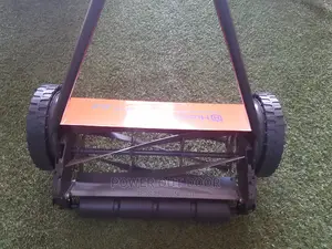 Husqvarnar Manual Pushmores / Manual Mowers